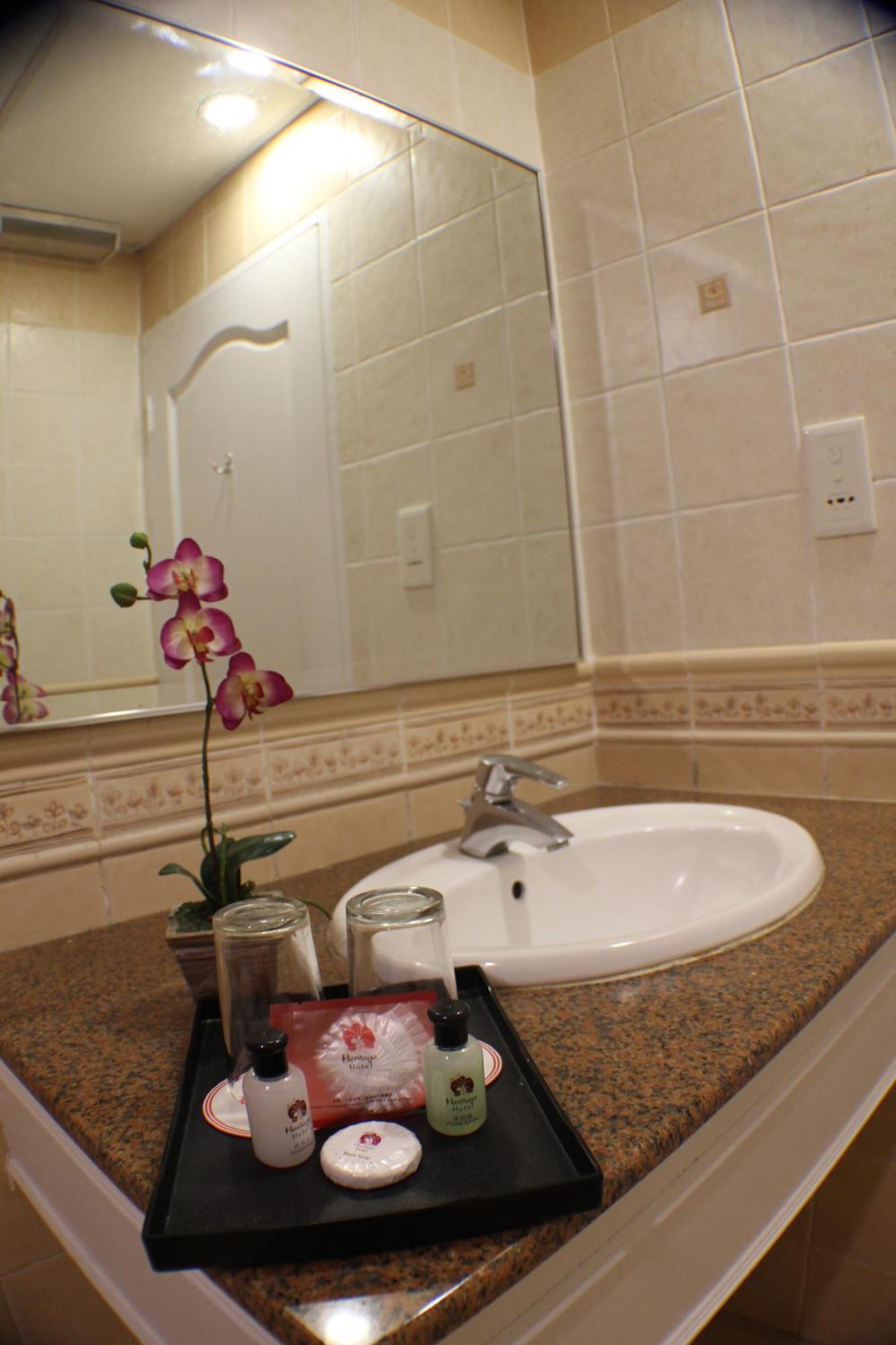 Heritage Hotel Тавау Екстериор снимка